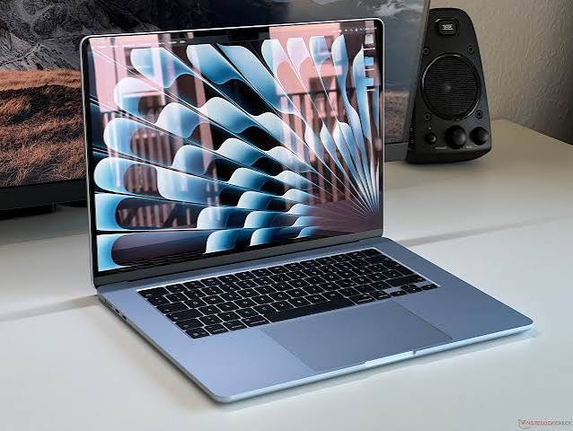 MacBook Air M4 на 16 чи 24 ГБ: за що варто доплатити